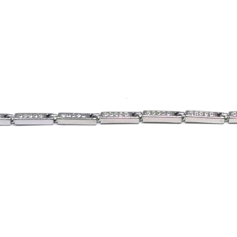 Silver design white stone bracelet