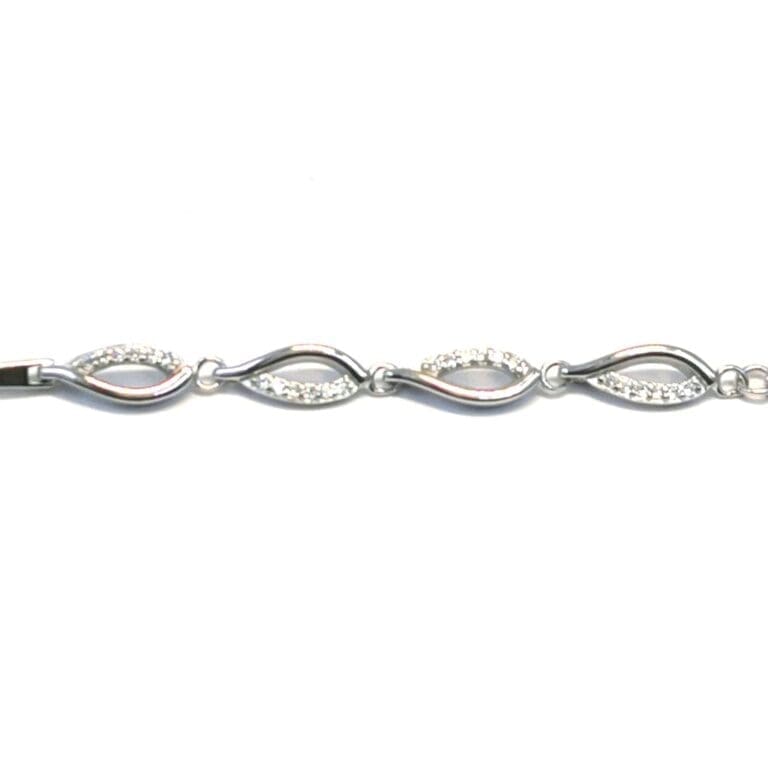 Silbernes Armband mit Wellenmuster aus weißen Steinen
