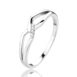 Silver clear ring with fine zirconia decoration