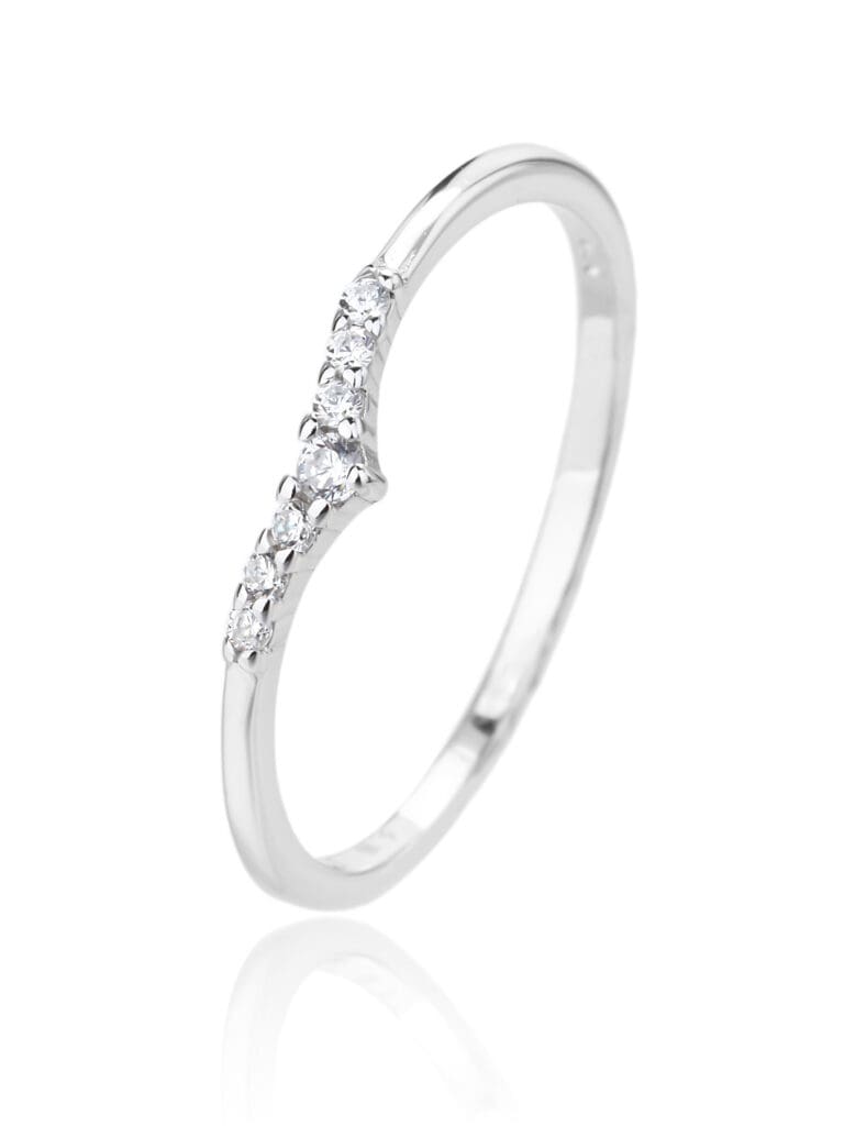 Silver ring with white cubic zirconia stones and V-shaped decoration