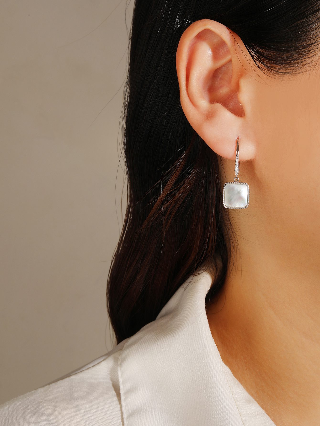 Pearl-effect Square Pendant Dangle Earrings 1