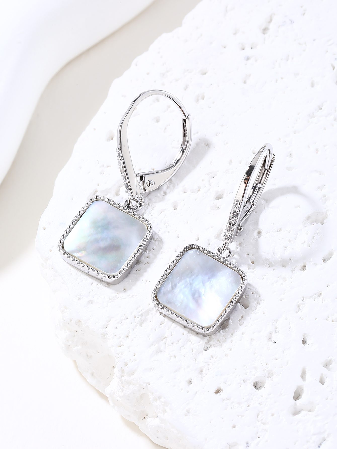 Pearl-effect Square Pendant Dangle Earrings 4