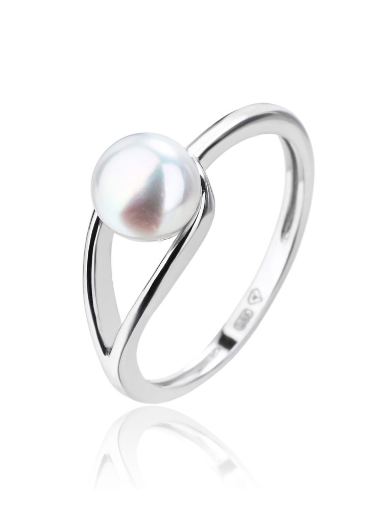 White Cultured Freshwater Pearl Silver Ring
