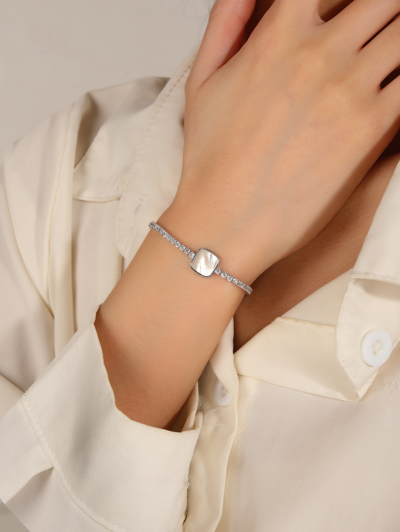 Tennisarmband aus AG 925-Silber mit eckigen Naturperlmuttperlen, rhodiniert, 3
