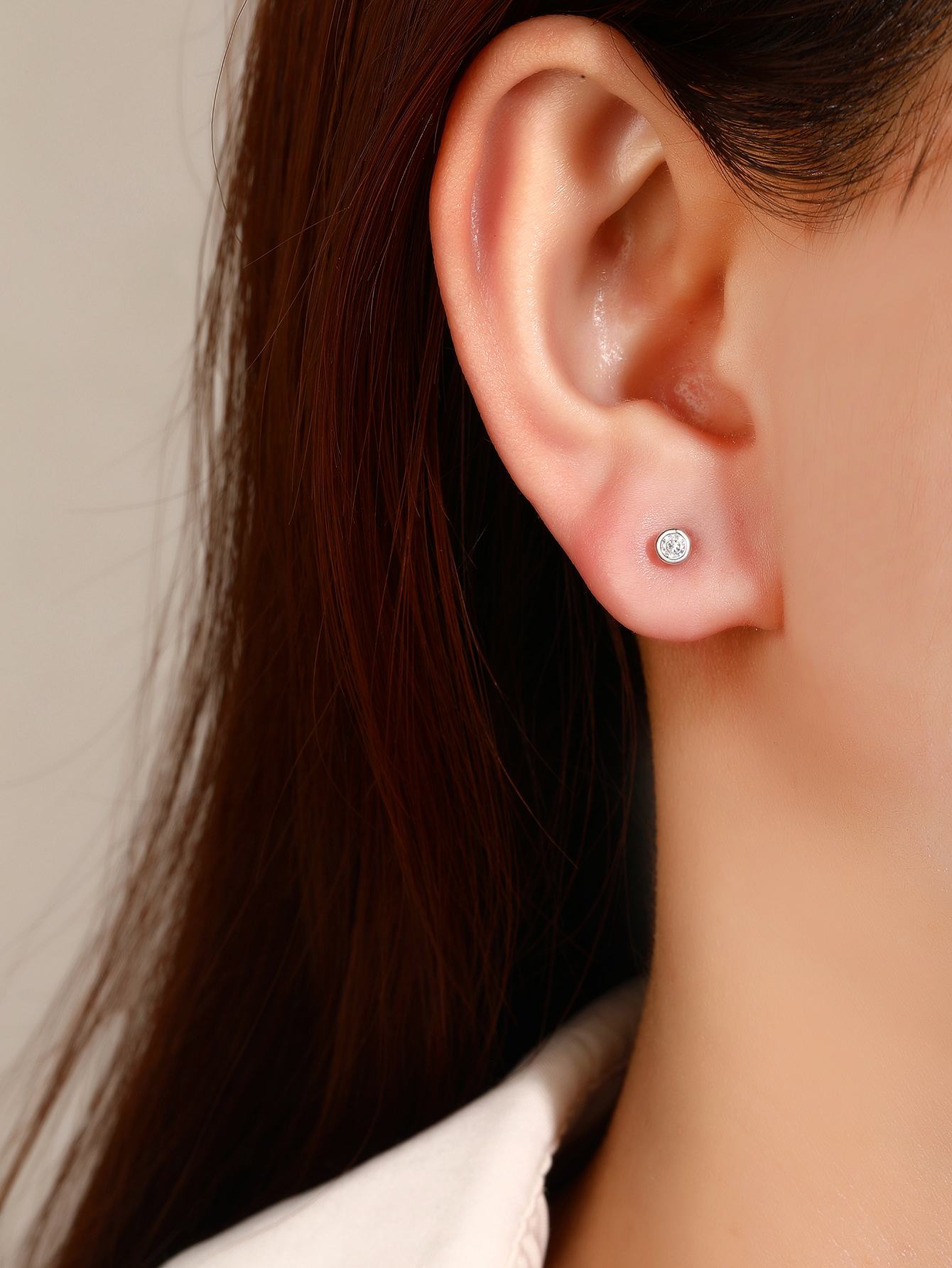 Silver zirconia stud earrings with rhodium plating, 4
