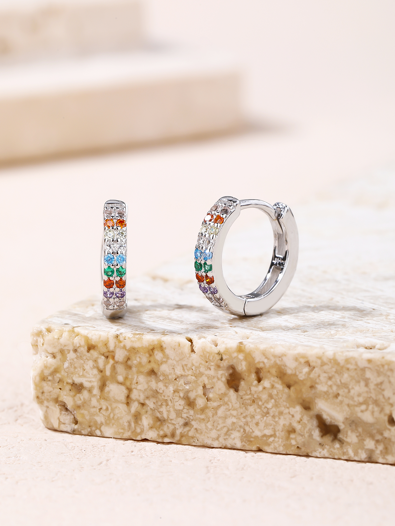 Silver-colored zirconia hoop earrings with rhodium plating 3