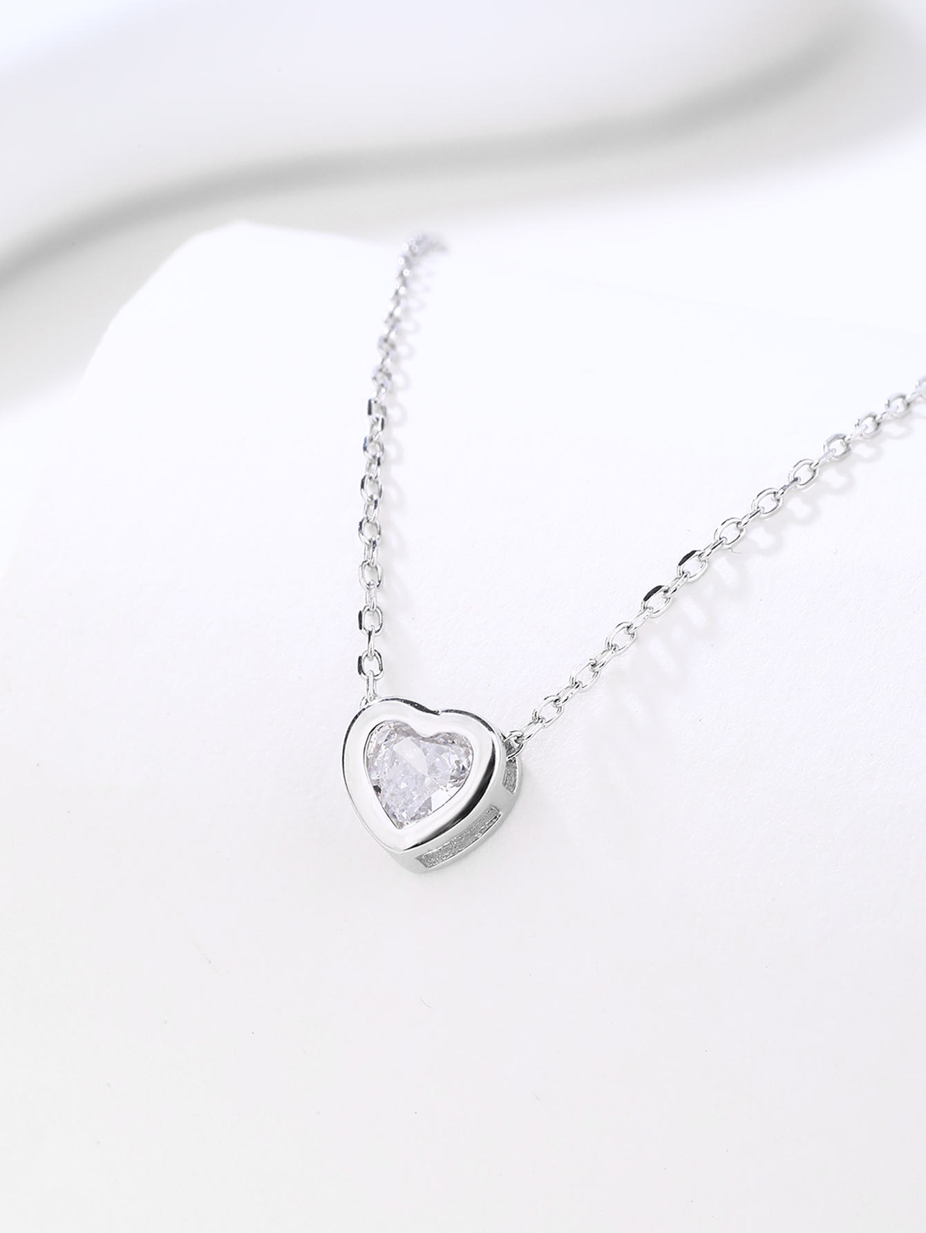 Silver heart-shaped zirconia necklace, rhodium-plated 2