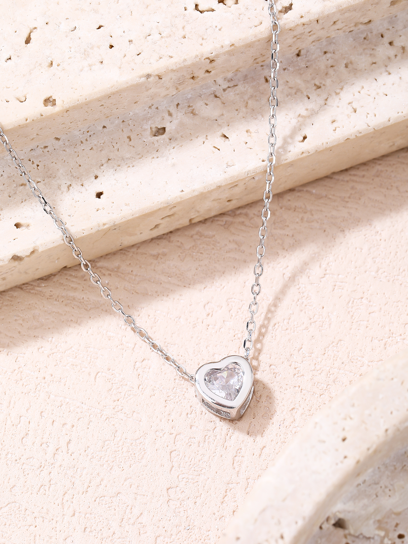 Silver heart-shaped zirconia necklace, rhodium-plated 3